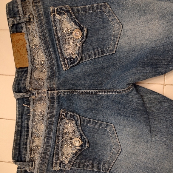 Women's Blue Jeans Cropped , Size 5 EUC - Picture 4 of 10